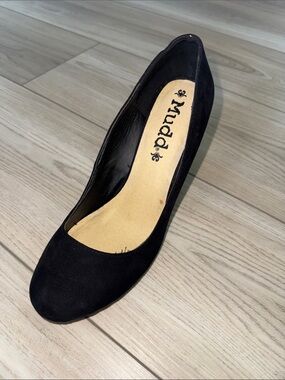 Mudd Black Suede Round-Toe Pump